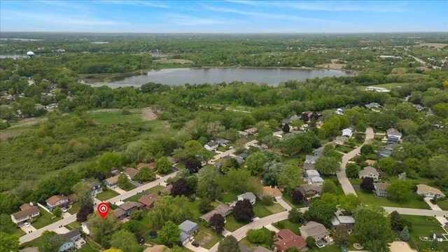 391 Northgate Rd, Lindenhurst, IL 60046 - view of property location with a large body of water and nearby suburban area