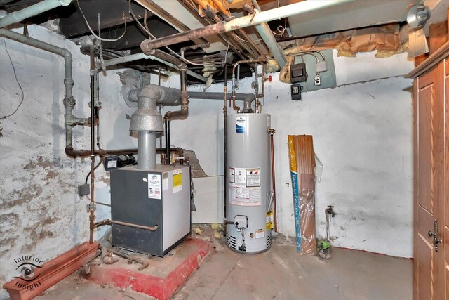116 N Kankakee St, Wilmington, IL 60481 - spare room with light wood-type flooring, baseboards, and decorative columns