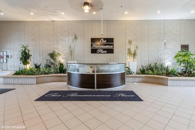 1 Renaissance Pl Unit 1018, Palatine, IL 60067 - welcome area with wood walls