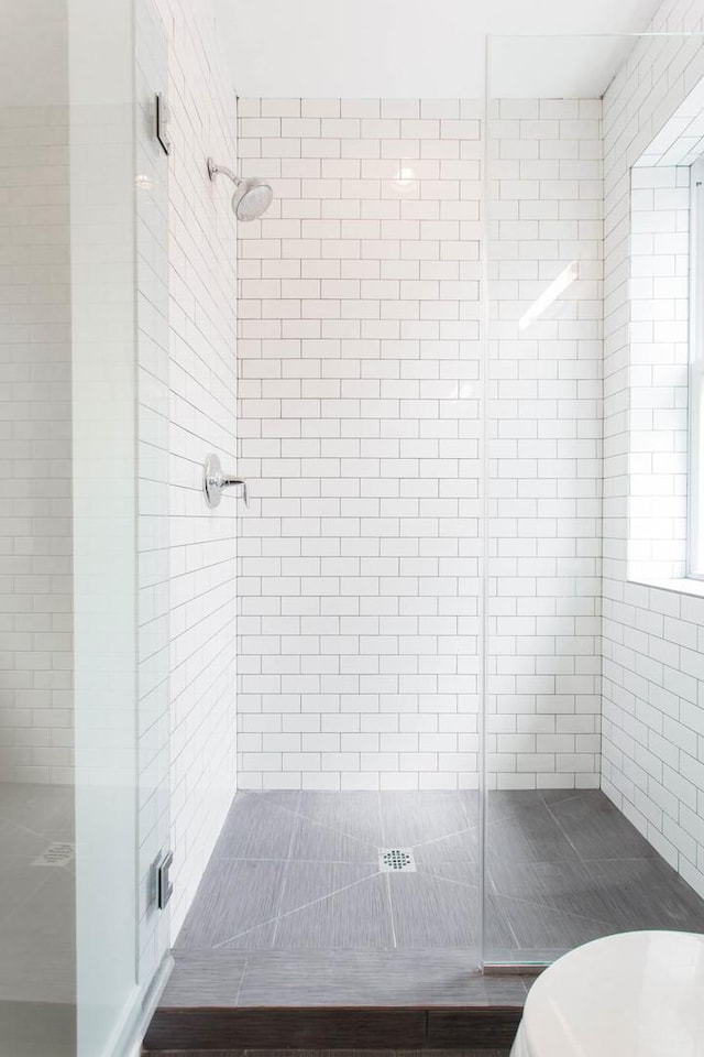 1407 N Bosworth Ave, Chicago, IL 60642 - full bathroom featuring a shower stall and toilet