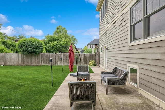 234 E Saint Charles Rd, Elmhurst, IL 60126 - fenced backyard featuring a patio