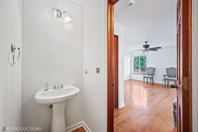 6520 Bridle Path Dr, Matteson, IL 60443 - bathroom with ceiling fan, baseboards, and wood finished floors