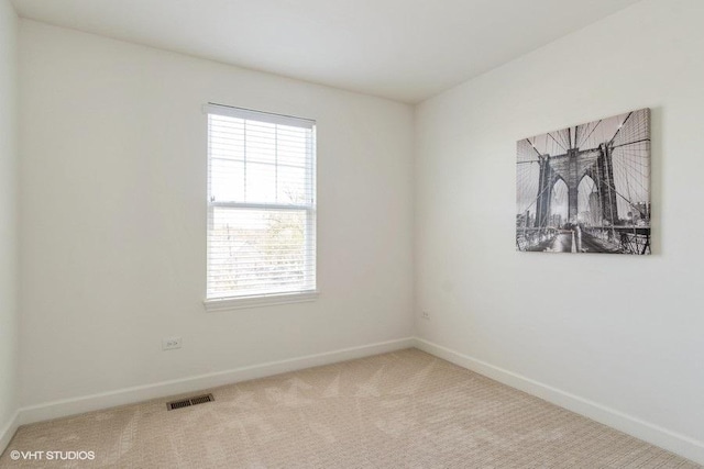 1425 N Charles Ave, Naperville, IL 60563 - carpeted empty room with baseboards