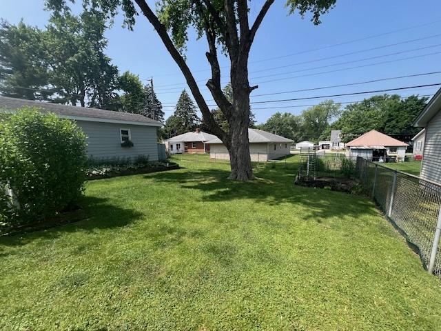 211 Koch Dr, Genoa, IL 60135 - photo 29