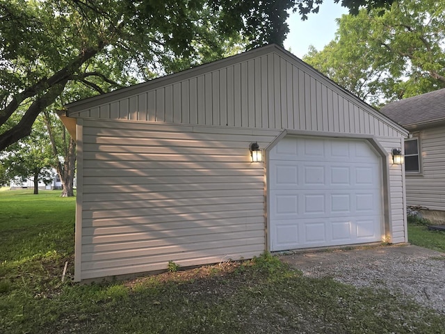 108 E Washington St, Ashkum, IL 60911 - detached garage with driveway