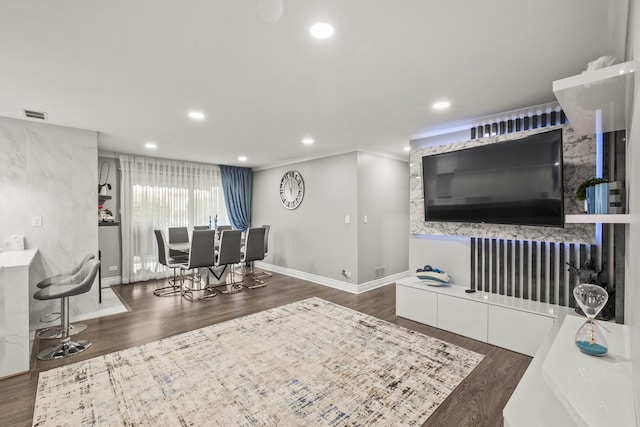 7215 Birchwood Ct Unit 19B, Willowbrook, IL 60527 - living area with baseboards, wood finished floors, crown molding, and recessed lighting