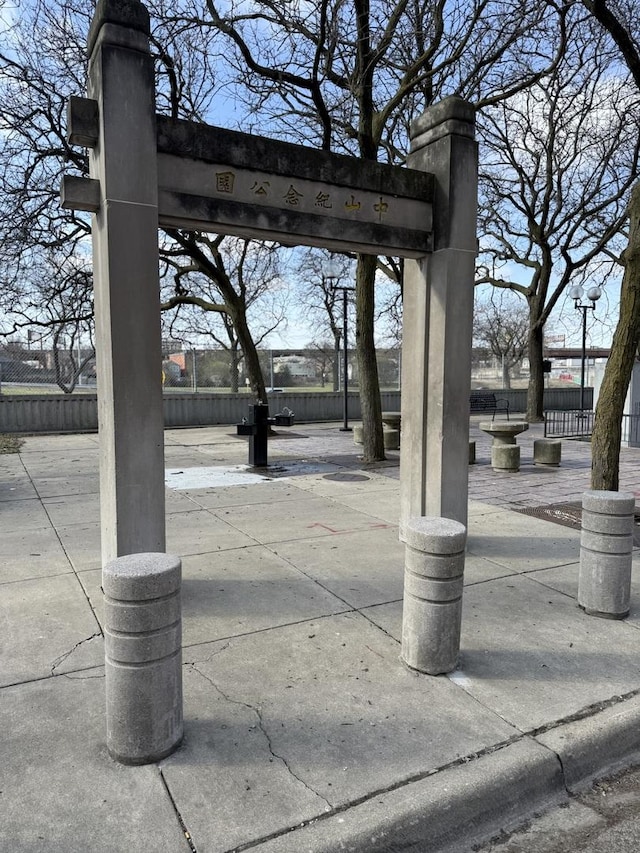 310 W 24th Pl, Chicago, IL 60616