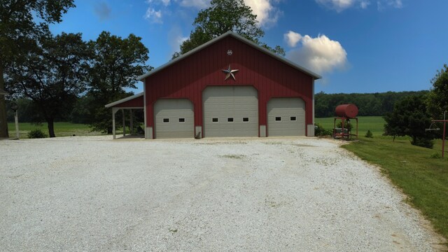 1897 N 2500 E Rd, Watseka, IL 60970 - view of detached garage