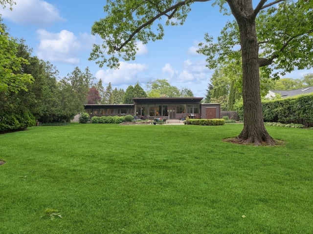 811 Redwood Ln, Glenview, IL 60025 - view of grassy yard