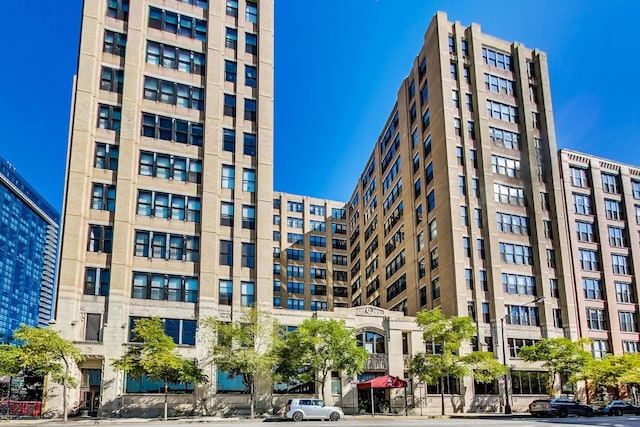 728 W Jackson Blvd Unit 817, Chicago, IL 60661 - photo 1
