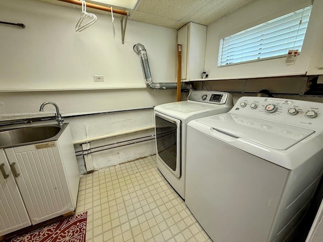 572 N Emroy Ave, Elmhurst, IL 60126 - laundry area featuring a sink and separate washer and dryer