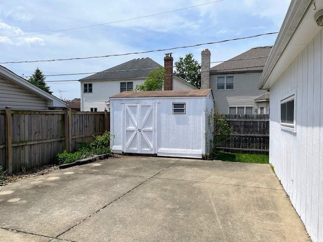 572 N Emroy Ave, Elmhurst, IL 60126 - view of shed with a fenced backyard