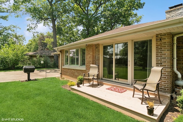 231 N Forest Ct, Addison, IL 60101 - view of patio with a deck