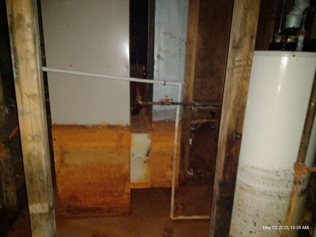 41 Manor Dr, Matteson, IL 60443 - below grade area with gas water heater