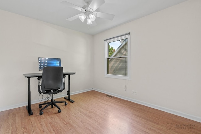 634 Primrose Ln, Schaumburg, IL 60194 - office featuring light wood-type flooring, baseboards, and ceiling fan