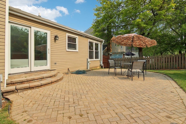 634 Primrose Ln, Schaumburg, IL 60194 - view of patio / terrace