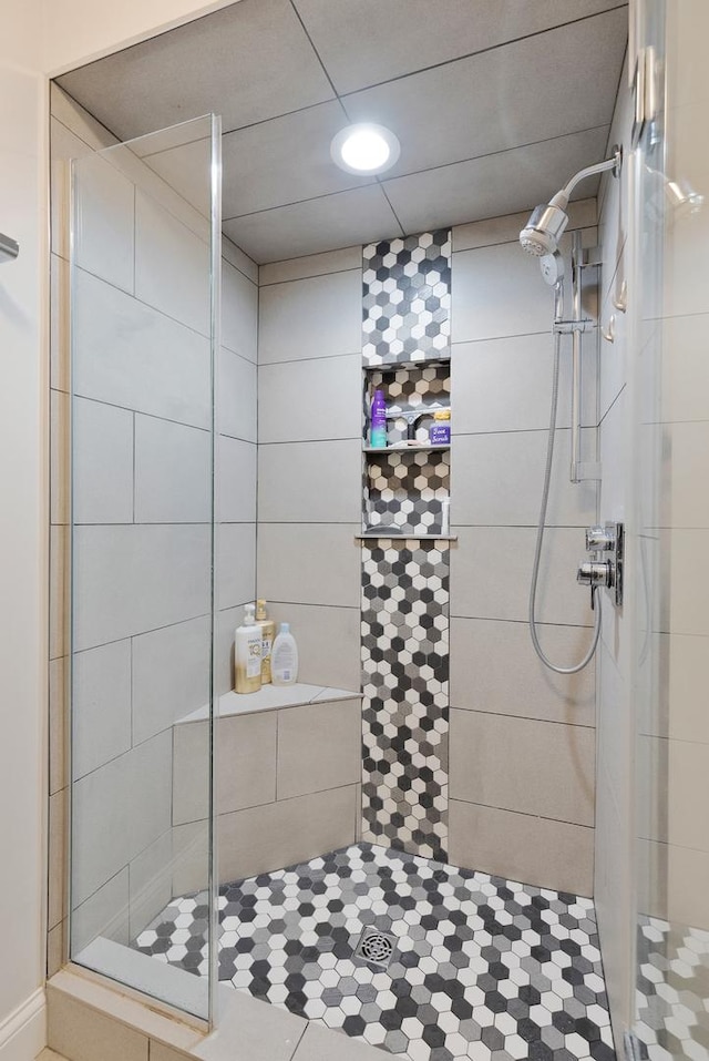 1452 Hemlock Knoll Ter, Northbrook, IL 60062 - bathroom with a stall shower
