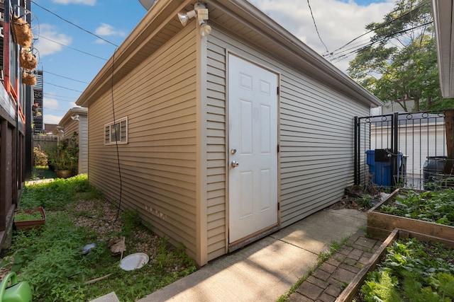 1828 N California Ave, Chicago, IL 60647 - view of outdoor structure with a vegetable garden