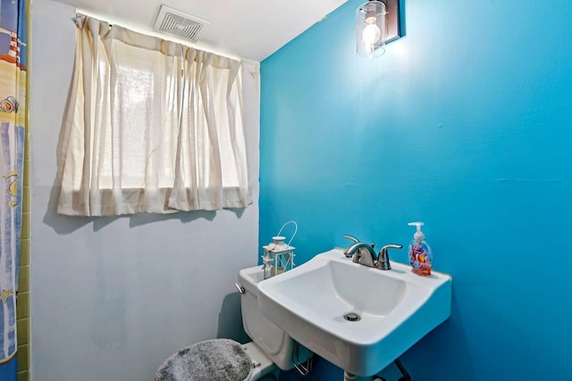 917 Aimtree Pl, Schaumburg, IL 60194 - bathroom with toilet and a sink