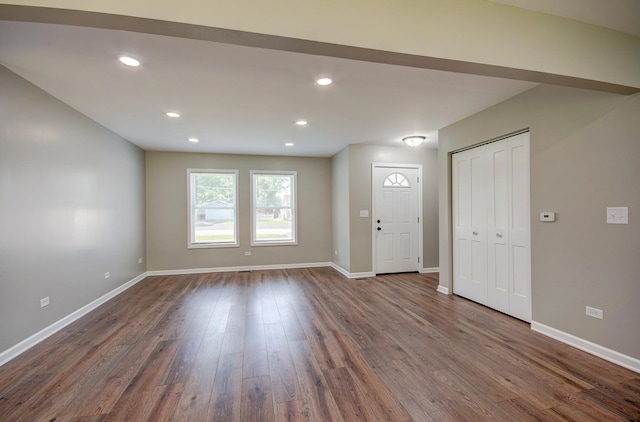 382 W 3rd St, Braidwood, IL 60408 - foyer entrance with wood finished floors and recessed lighting