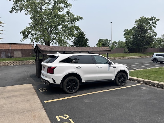 320 Sheridan Dr Unit 2C, Willowbrook, IL 60527 - view of uncovered parking lot