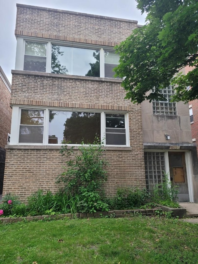 2521 W Farragut Ave, Chicago, IL 60625 - view of front of property with brick siding