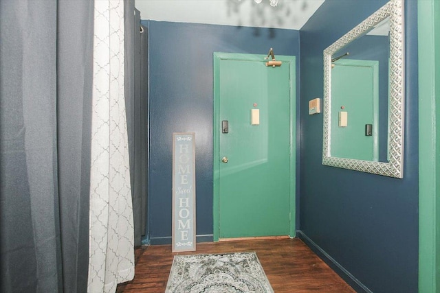 9204 Bumble Bee Dr Unit 1H, Des Plaines, IL 60016 - foyer featuring wood finished floors and baseboards