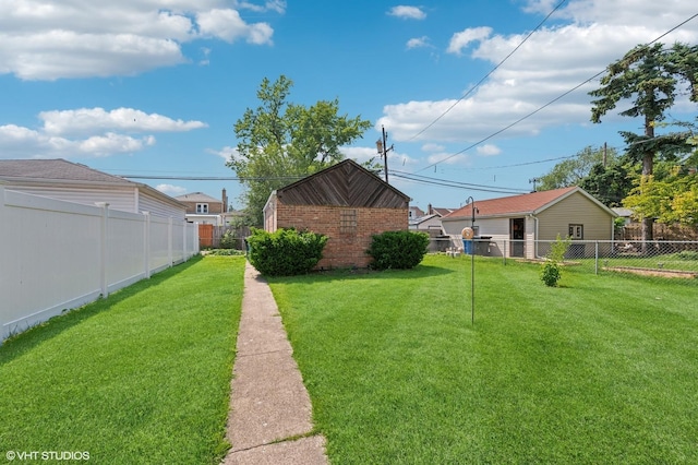 5146 N Mobile Ave, Chicago, IL 60630 - view of yard