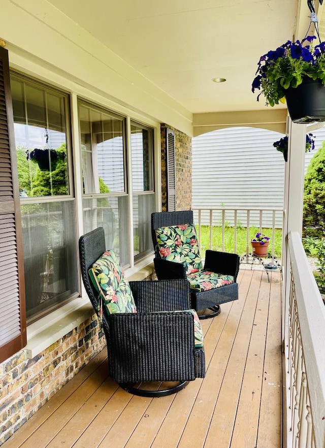 17581 W Summit Dr, Grayslake, IL 60030 - view of wooden porch