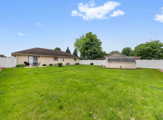 28 Old Farm S Ct, Bradley, IL 60915 - fenced backyard with an outdoor structure
