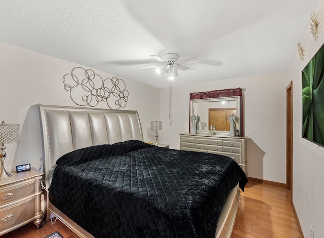 28 Old Farm S Ct, Bradley, IL 60915 - bedroom featuring wood finished floors and a ceiling fan