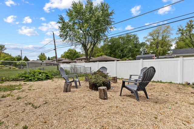 6130 Belmont Rd, Downers Grove, IL 60516 - view of fenced backyard