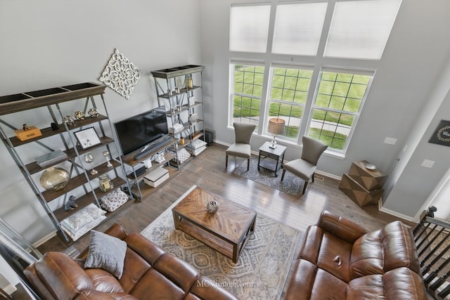 337 Bennett Dr, Carol Stream, IL 60188 - living area featuring wood finished floors and baseboards