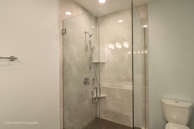 6123 S Ellis Ave, Chicago, IL 60637 - bathroom featuring toilet, a shower stall, and recessed lighting