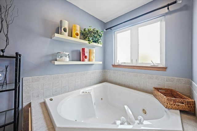 1839 Kings Gate Ln, Crystal Lake, IL 60014 - bathroom featuring a tub with jets