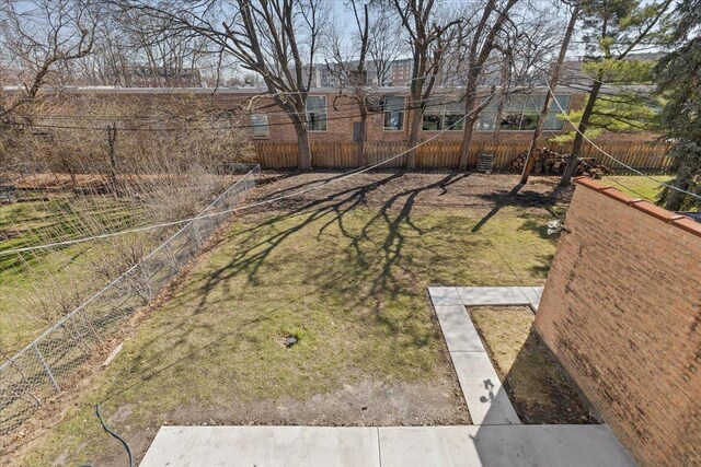 7241 N Kilpatrick Ave, Lincolnwood, IL 60712 - view of fenced yard