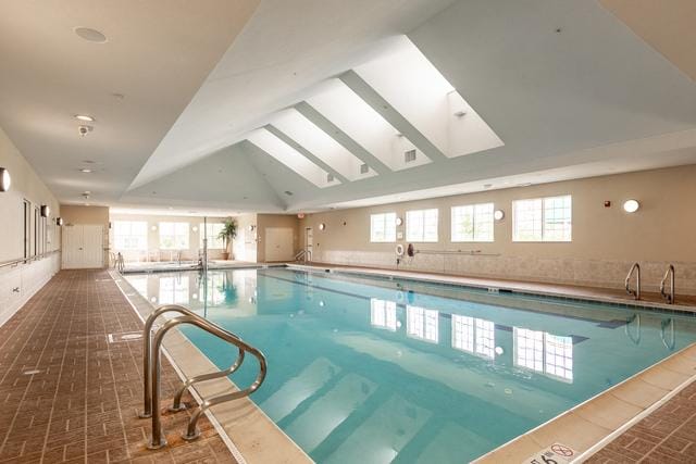 3975 Idlewild Ln Unit 200, Naperville, IL 60564 - view of indoor pool