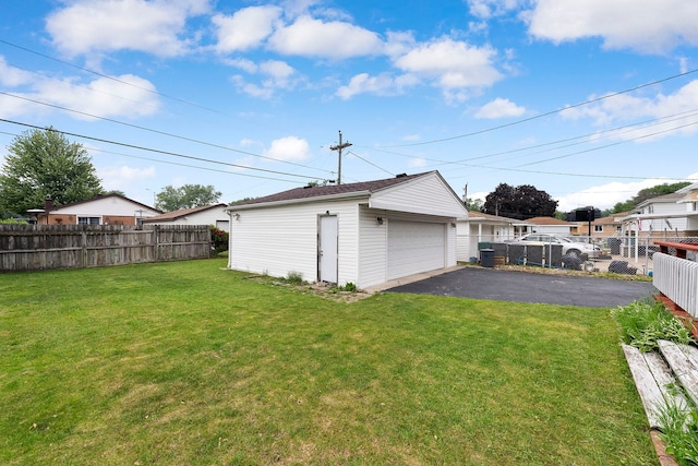 10608 Moody Ave, Chicago Ridge, IL 60415 - view of yard featuring a detached garage and an outdoor structure