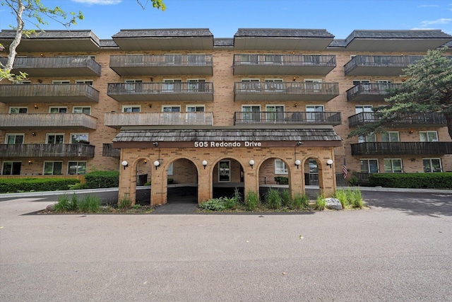 505 Redondo Dr Unit 305, Downers Grove, IL 60516 - photo 1