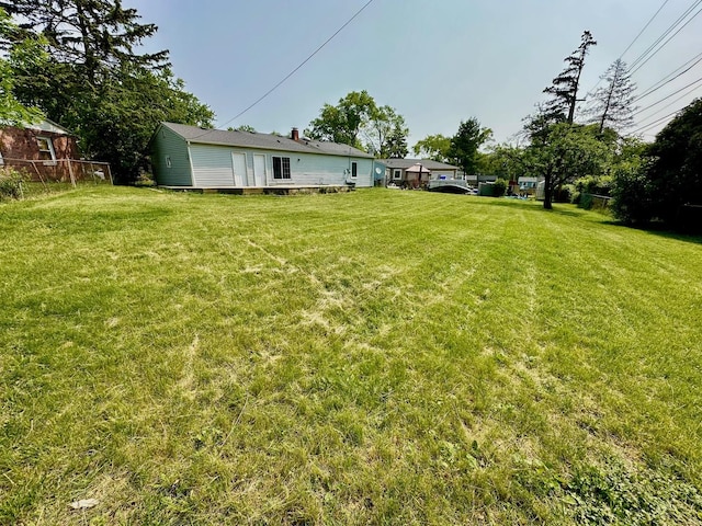 814 Spruce Ct, Streamwood, IL 60107 - view of green lawn