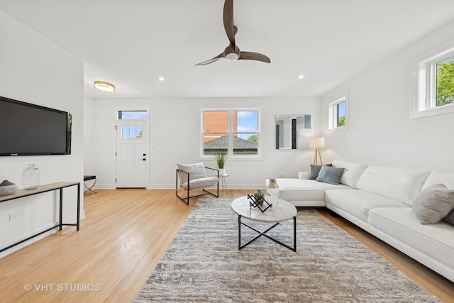 3300 S Giles Ave, Chicago, IL 60616 - living area with ceiling fan, light wood-style flooring, and recessed lighting