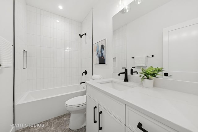 3300 S Giles Ave, Chicago, IL 60616 - bathroom featuring vanity and shower / bathtub combination