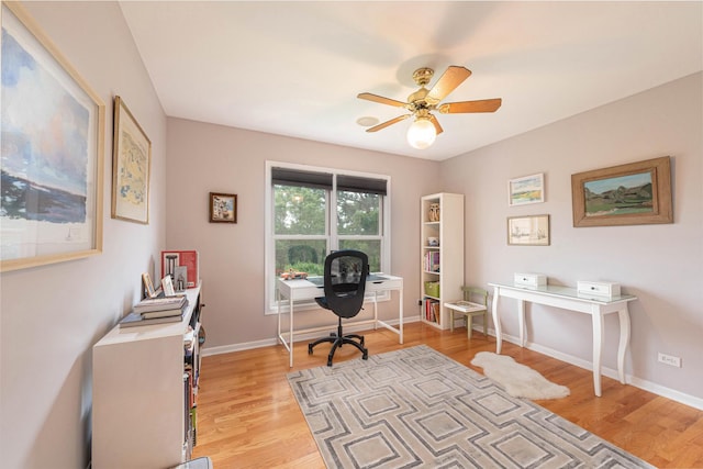 647 Oak Ln, South Elgin, IL 60177 - office space featuring light wood finished floors, a ceiling fan, and baseboards