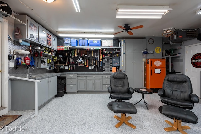 2609 Dougall Rd, Joliet, IL 60433 - indoor wet bar featuring ceiling fan