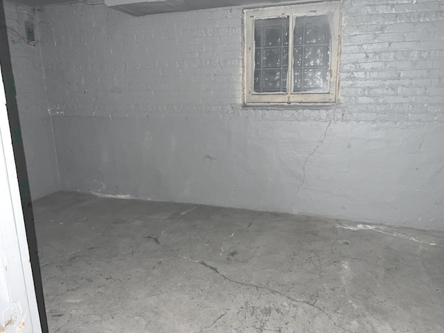 1511 N Linder Ave, Chicago, IL 60651 - unfurnished room featuring concrete floors