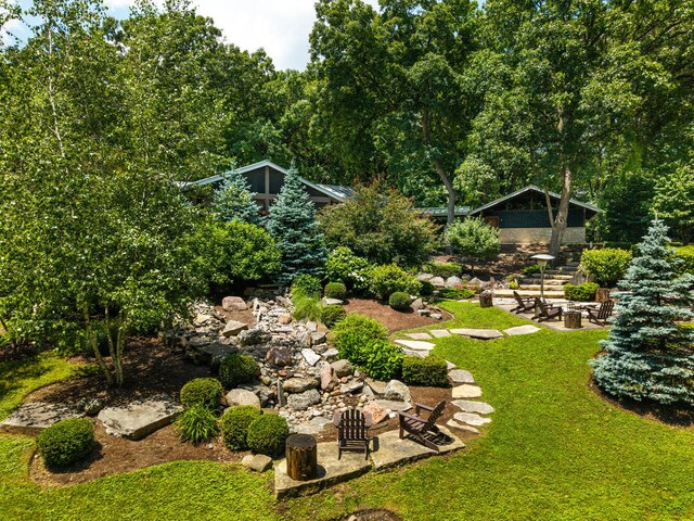 4N650 Pheasant Run Dr, Saint Charles, IL 60175 - view of green lawn