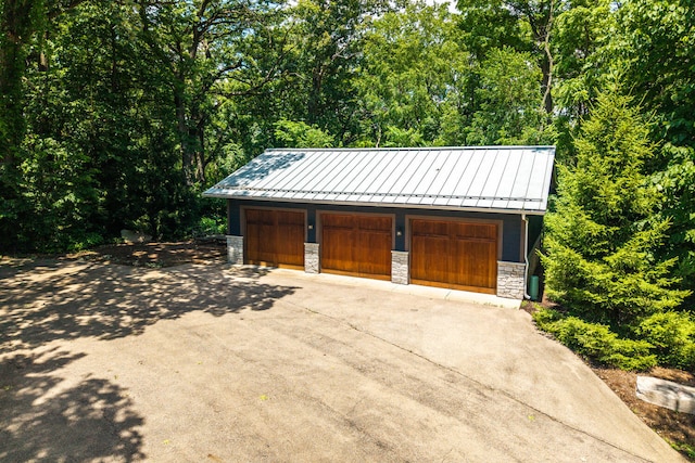 4N650 Pheasant Run Dr, Saint Charles, IL 60175 - view of detached garage
