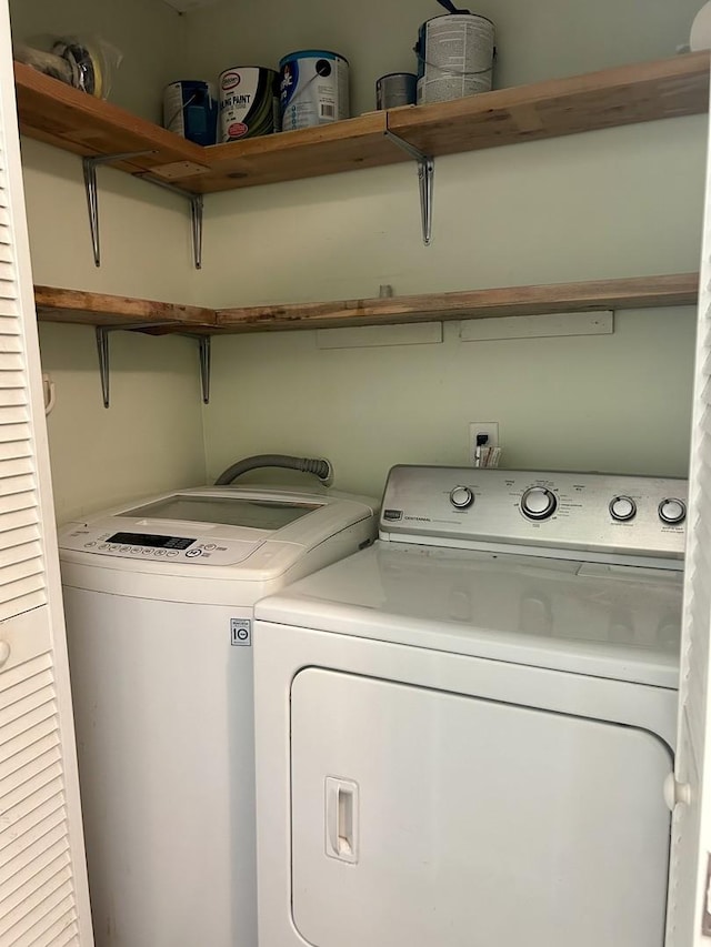 19510 116th Ave Unit D, Mokena, IL 60448 - laundry room featuring washer and dryer