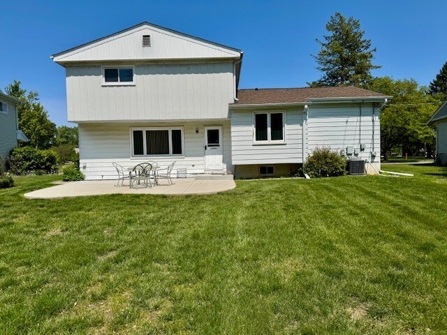 802 N Burning Bush Ln, Mount Prospect, IL 60056 - photo 25