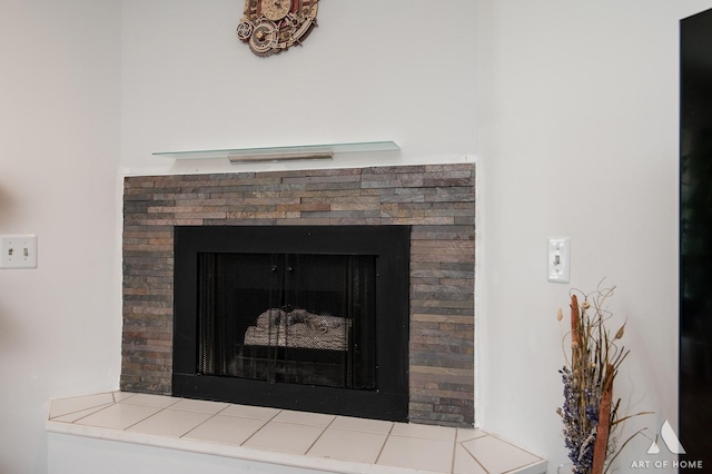 805 Leicester Rd Unit 320, Elk Grove Village, IL 60007 - detailed view of a fireplace